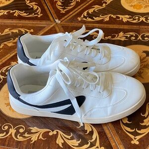 Dolce Vita Vasser Sneakers size 8.5